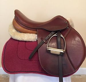 Integrity Saddle, Courbette Leathers, Irons, Fleeceworks & Roma Pad, Bag 16 1/2