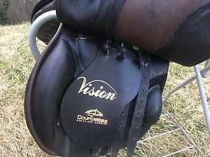 Courbette Vision jumping saddle w tree 19" seat