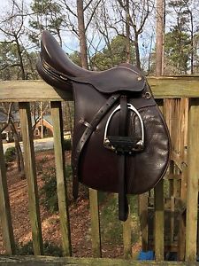 17" Collegiate Senior Event AP Saddle With Fittings And Cover