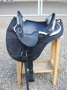 Stonewall Classic Endurance Saddle 15 inch Seat Medium Tree