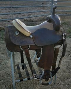Caldwell 15 3/4 handmade cutting saddle
