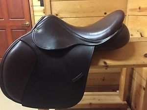 County Solution Jumping Saddle - (Size 16.5)