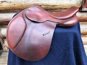 Bates Caprilli Close Contact 17" Saddle Interchangeable Gullet System