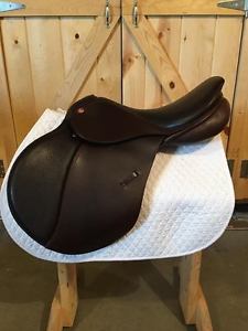 17.5" Courbette Galant Close Contact Jumping Saddle