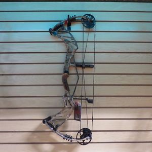 Hoyt Pro Defiant bow