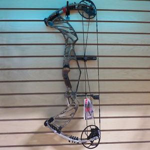 Hoyt Pro Defiant bow