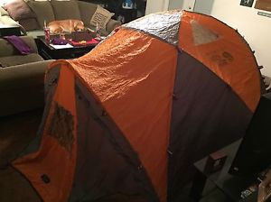 Mountain Hardwear Trango 4 Tent, w/ MH Footprint!! - Great Condition!!!!!!