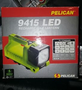 Pelican 9415 Rechargeable LED Lantern 413 Lumens Water Resistant Green