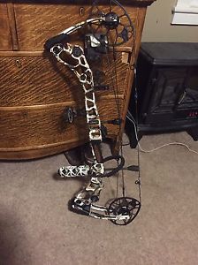 Mathews Halon 6 31" Draw(adjustable) 60-70lbs Lost Camo Ot Loaded!