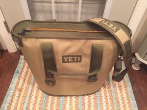 Yeti Hopper 40 (Has Activated Warranty Comes With Yeti Bottle Opener)