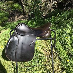 17.5" Cliff Barnsby Jump Saddle