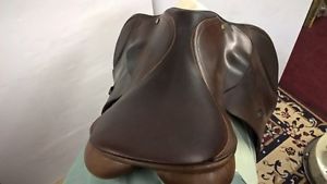 Nelson Pessoa Saddle "New Seat, billets, knee pads" English Made By Harry Dabbs