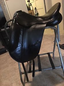 18" ALBION SLK ULTIMA Dressage Saddle- W