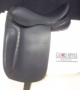 Parelli Fluidity Dressage Saddle 17.5ins Wide Fitting