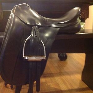 Bates  Capelli  dressage saddle