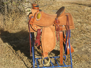 Old Timer HAND MADE 15" WADE RANCH SADDLE WITH BUCKING ROLLS