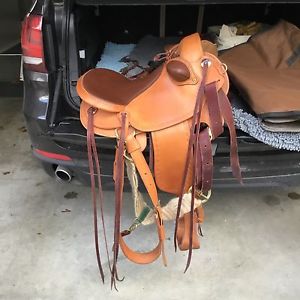 2016 Parelli 16" Natural Performer without Horn