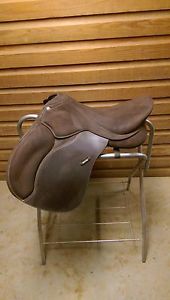 Wintec Pro Jump CAIR panels Adjustable Tree 18" seat