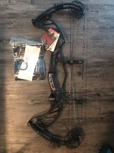 2017 Hoyt Pro Defiant, Blackout, Right Hand, 50-60#, 2.1 Cams