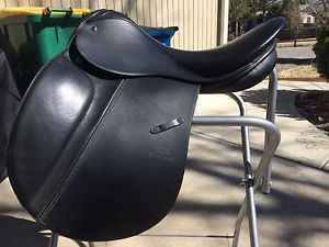 Stubben Tristan DL Dressage Saddle 18"