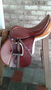Stubben Siegfried 17 1/2", Havana, New Condition the Scarlett O'Hara of saddles