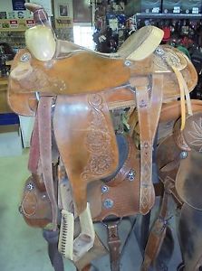 15" USED CIRCLE Y ROPING WESTERN SADDLE  2 932