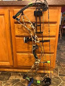 Hoyt Defiant Turbo Bone Collector Edition