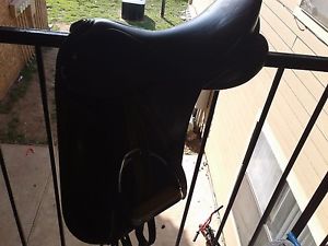 17" jane savoy shleese dressage saddle