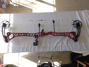 Mathews no cam TRG 7 bow with extras
