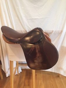 Stubben Siegfried AP/jumping Saddle, 18" Seat, 31 Tree, Excellent Condition