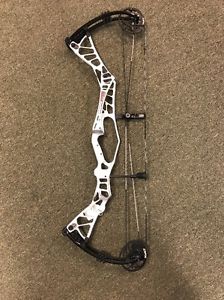 Hoyt HyperEdge New 27.5 - 29.5 60#