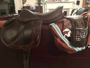GORGEOUS 2014 18.5" Voltaire Elkton Saddle!