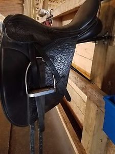 County Connection Dressage Saddle