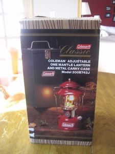 COLEMAN CLASSIC LANTERN  200B NEW IN BOX NO RESERVE WOW LOOK HERE