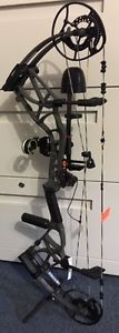 NEW  Bear Archery Moment OLIVE 55-70# RH Compound Bow ALL SEXY SET UP