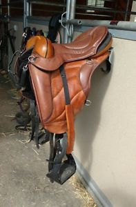 Sensation Hybrid Treeless Saddle 14.5 w/ Sensation 26" Girth