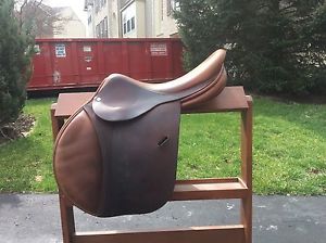 Luc Childeric Saddle 16" **great for ponies**
