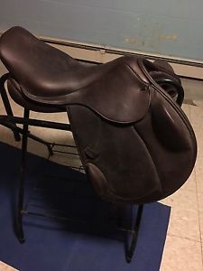 Premier Circuit Monoflap Jump Saddle