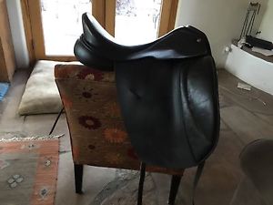 Custom Saddlery Steffens Peters Advantage dressage saddle