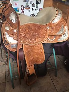 16" Reinsman Show Saddle, Bridle, Kensington Roustabout  Saddle & Bridle Bags