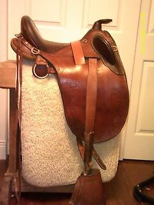 Syd Hill Suprema Bushmaster  Wide chamber Australian Saddle 15.5  beautiful horn