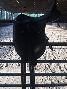 wintec isabell dressage saddle 17.5