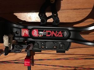 pae dna 352fps 70lb rh archery bow, bow only