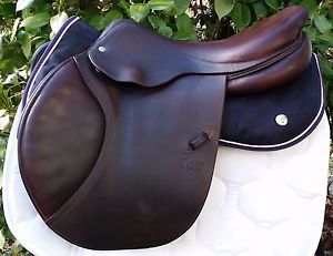 2010 CWD SE01 3C 17.5" *Forward Flaps*Hunter/Semi-Flat Seat*