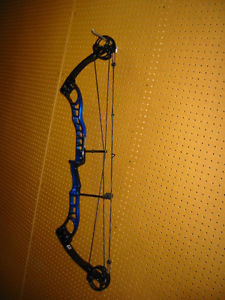 Prime One Compound Target Bow 60 lbs 32" Draw Right Hand Blue/Black Fade