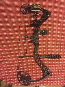 Mathews Creed Tactical 28 in. 50-60 lbs RH