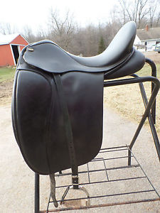 Fryso Dressage Saddle -  Extra Wide #5 tree - 17.5" Seat
