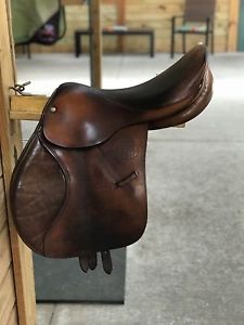 Pariani Close Contact Saddle 17"
