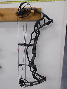 2016 Hoyt Carbon Defiant Turbo LH #3 Cam 70# Bare Bow