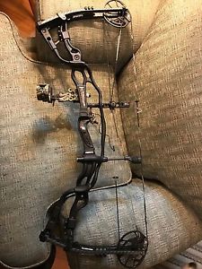 Hoyt Carbon Spyder ZT 34 With Extras EXCELLENT CONDITION, WITH EXTRAS